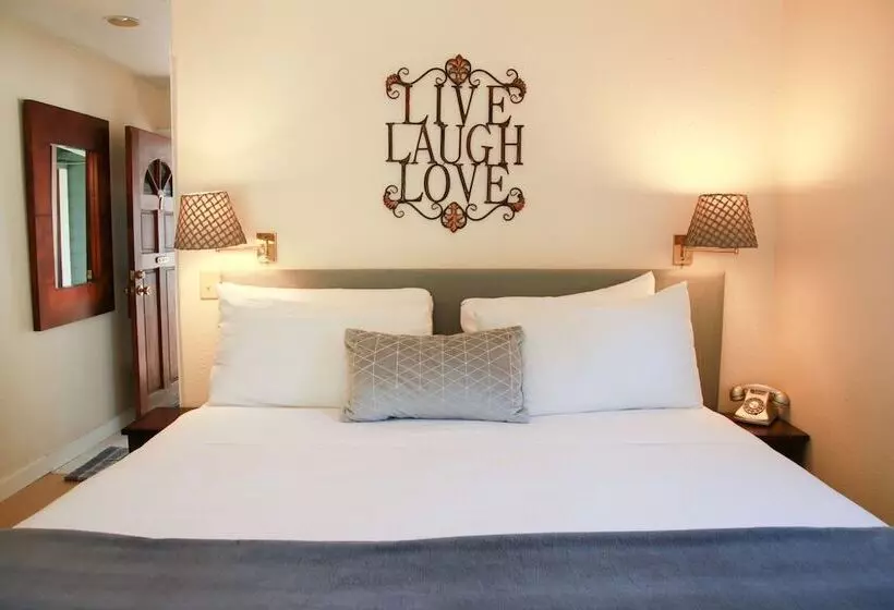 酒店 Inn On The Russian River