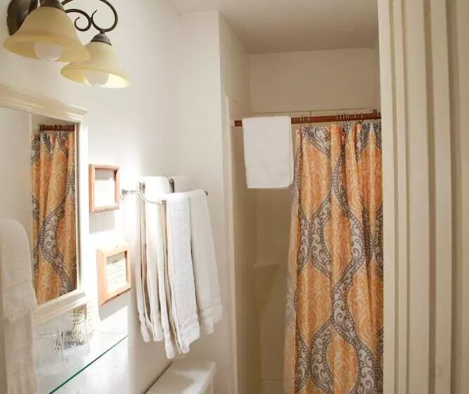 酒店 Inn On The Russian River