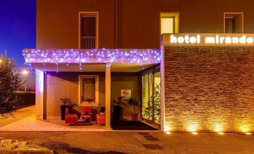 فندق Mirandola