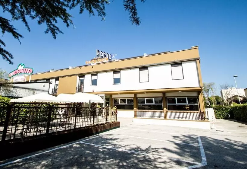 ホテル Santa Lucia