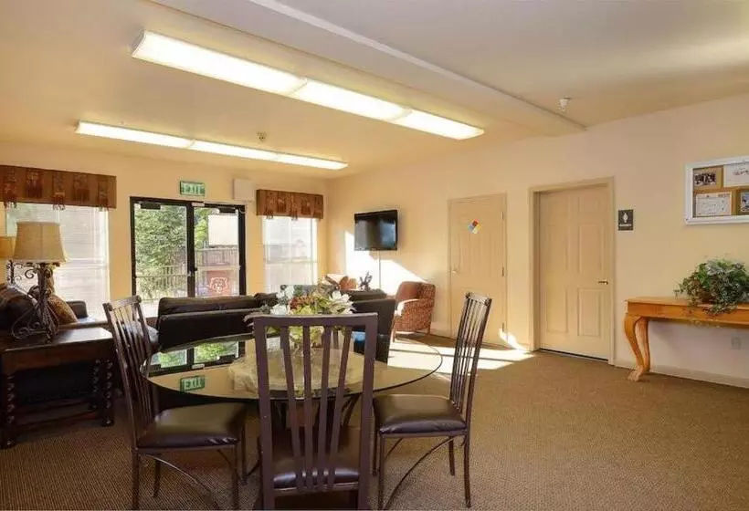 Hotel The Ridge Pointe