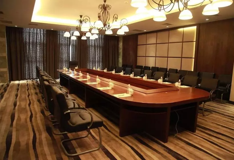 هتل Wyndham Kunming Resort