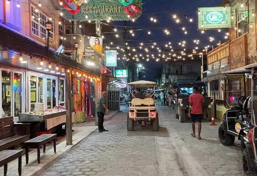 호텔 Xanadu Island Resort