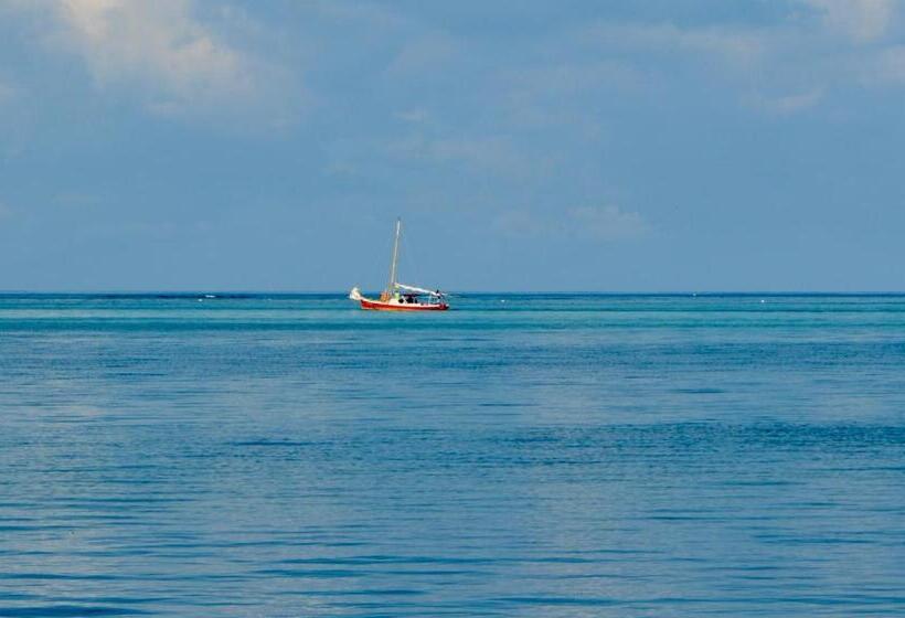 בית מלון כפרי Xanadu Island Resort