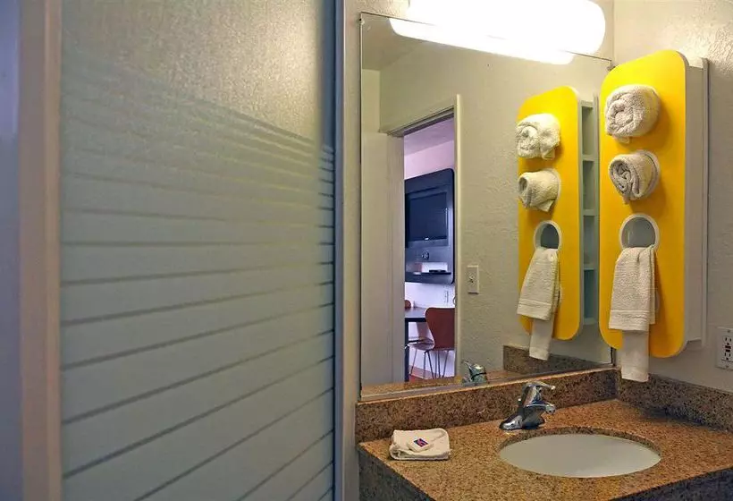 Motel 6 Montgomery  East