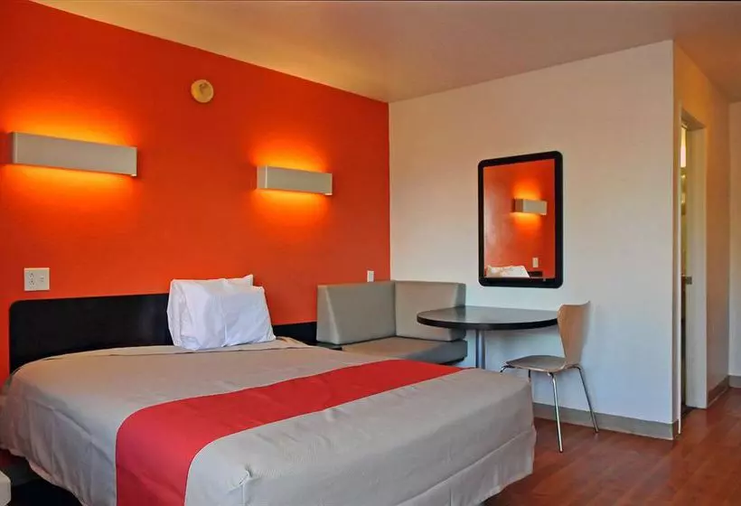 Motel 6 Montgomery  East