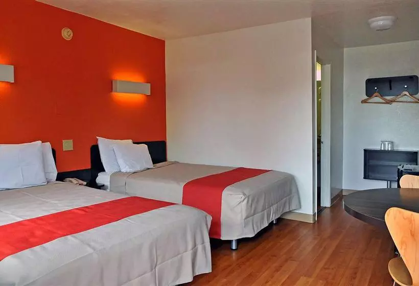 Motel 6 Montgomery  East