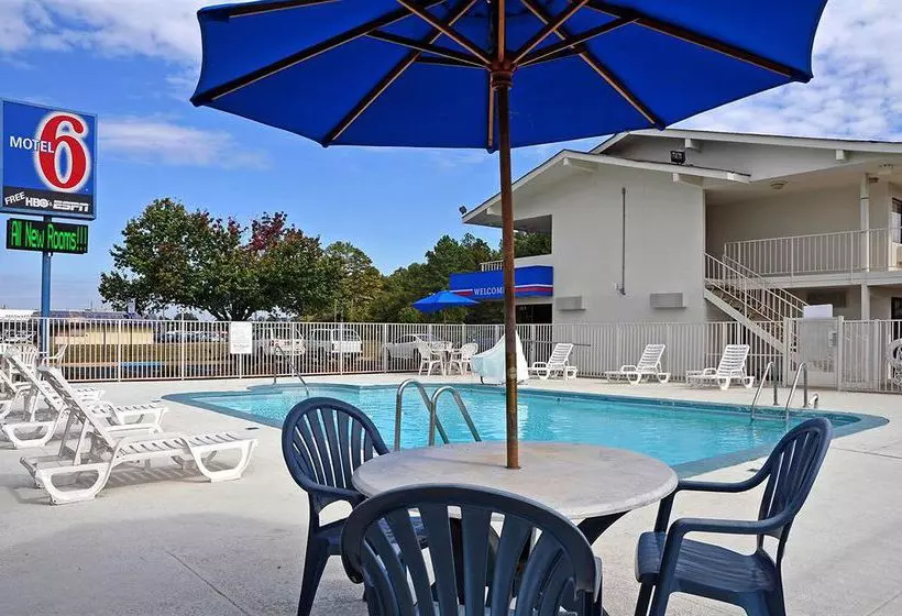 Motel 6 Montgomery  East