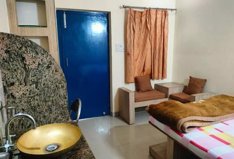 פנסיון Rahul Guest House