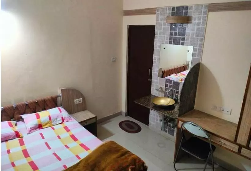 פנסיון Rahul Guest House