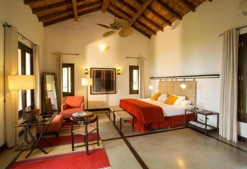 Puerto Valle Hotel De Esteros