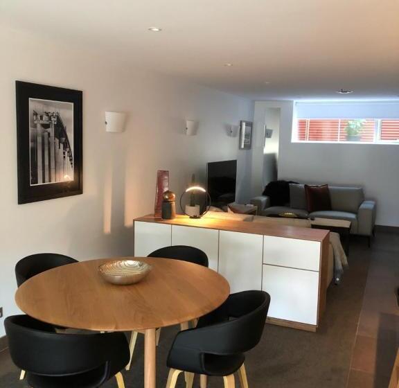 Sullivans Cove Apartments