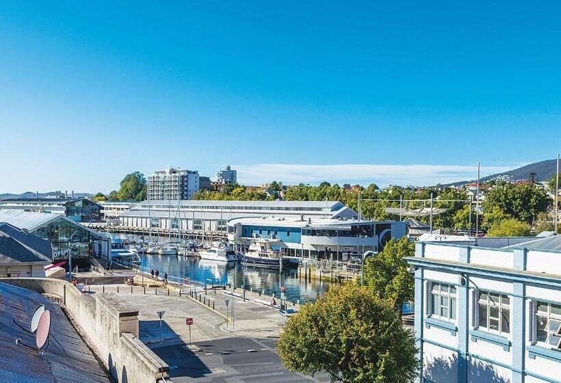 Sullivans Cove Apartments