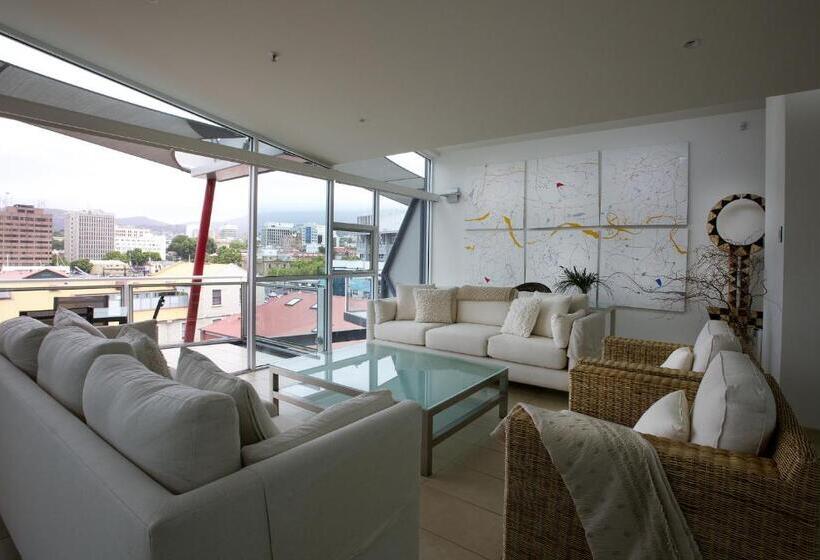 Sullivans Cove Apartments