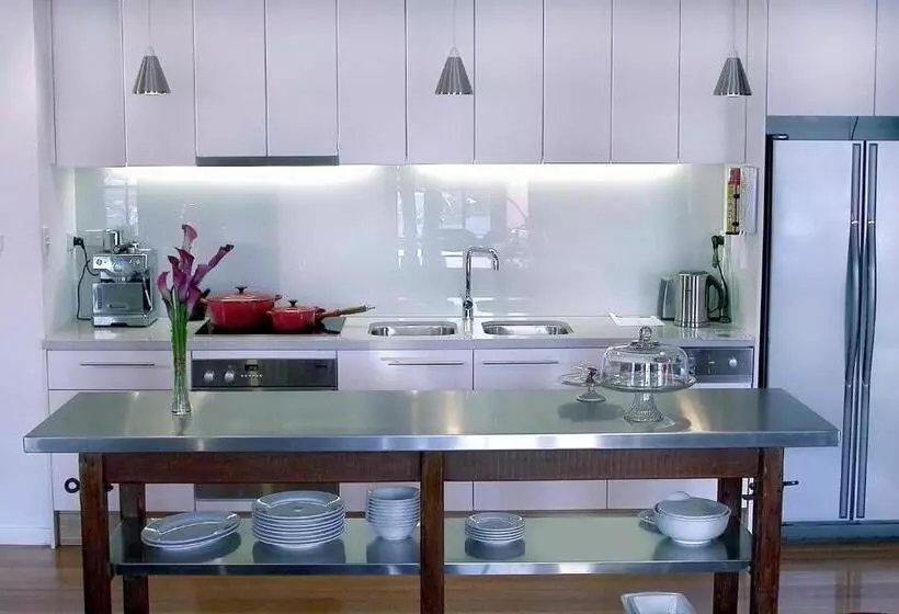 Sullivans Cove Apartments