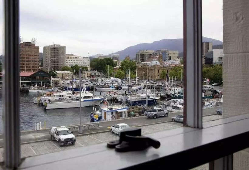 Sullivans Cove Apartments