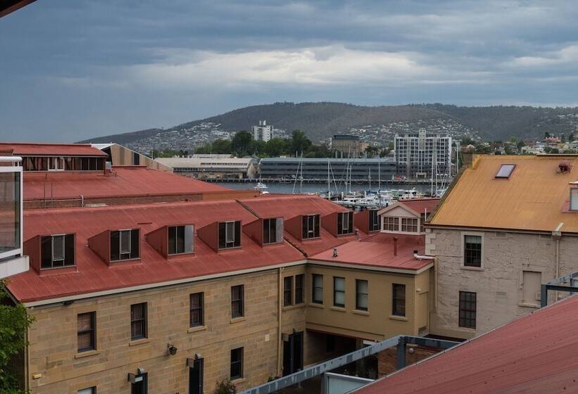 Sullivans Cove Apartments