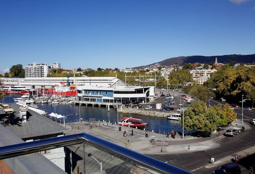 Sullivans Cove Apartments