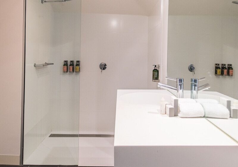 Sullivans Cove Apartments