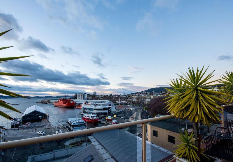 Sullivans Cove Apartments