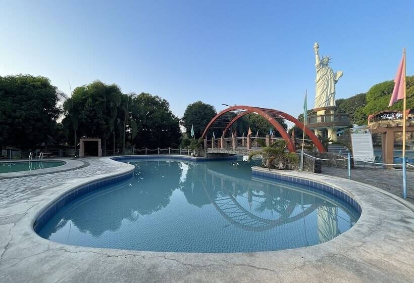 ホテル Libertyland Waterpark Resort