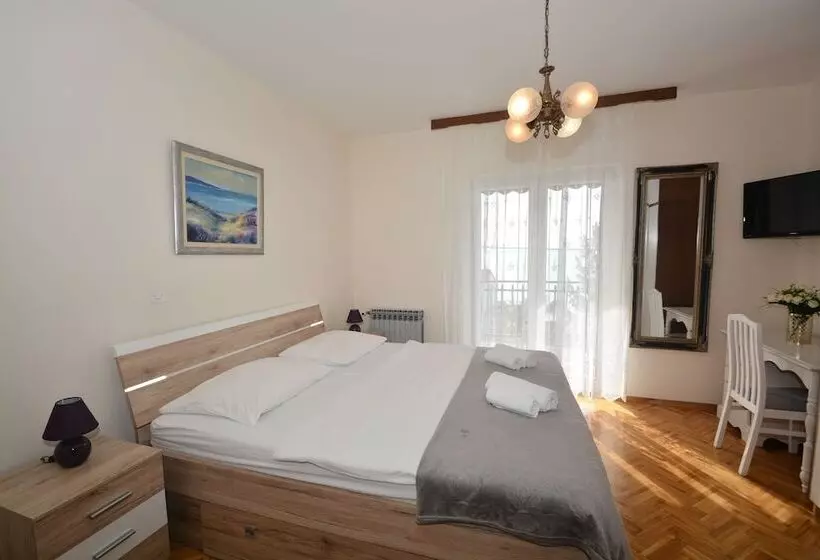 Bed and Breakfast Restaurant Pension Dioklecijan