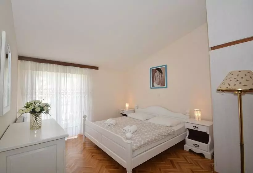 Bed and Breakfast Restaurant Pension Dioklecijan