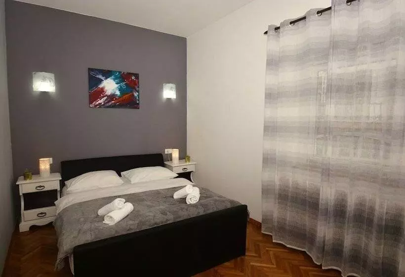 Bed and Breakfast Restaurant Pension Dioklecijan