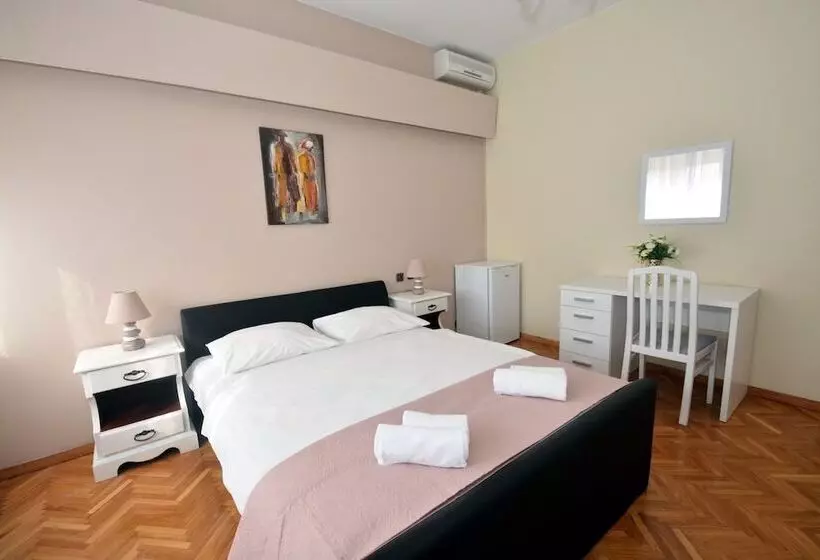 Bed and Breakfast Restaurant Pension Dioklecijan