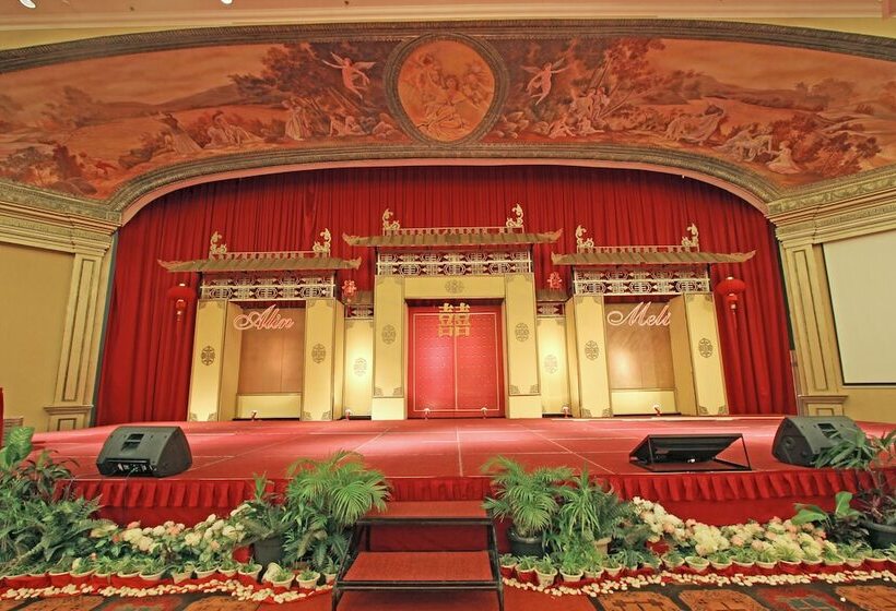 Harmoni One Convention Hotel & Service Apartments