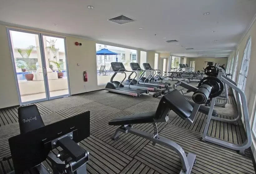 Harmoni One Convention Hotel & Service Apartments