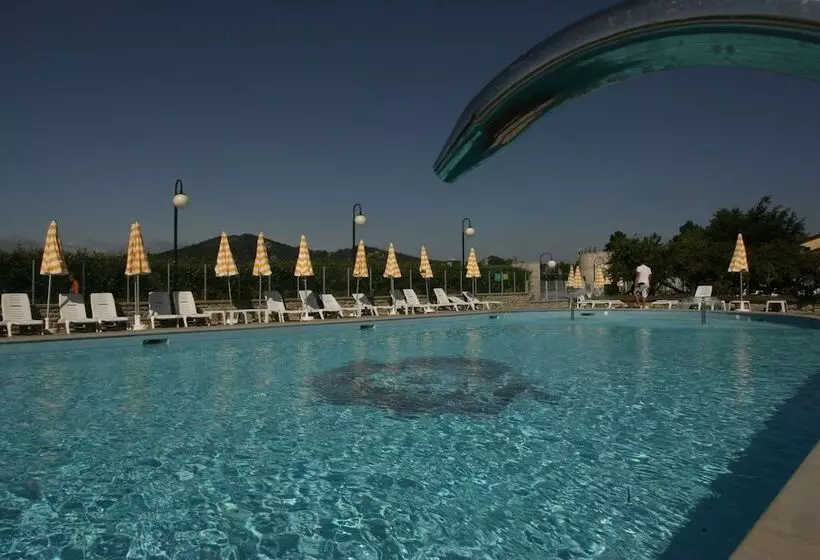 فندق Antico Borgo I Cancelli