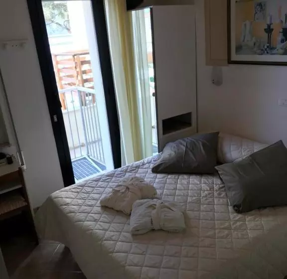 בית מלון כפרי Byron