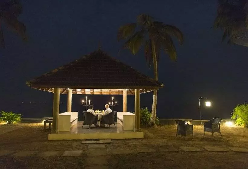 Hotelli Purity At Lake Vembanad