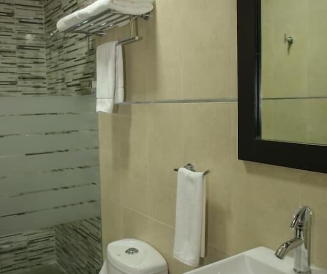 فندق Suites Los Arcos