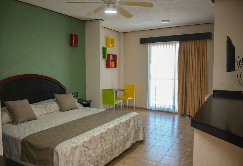 فندق Suites Los Arcos