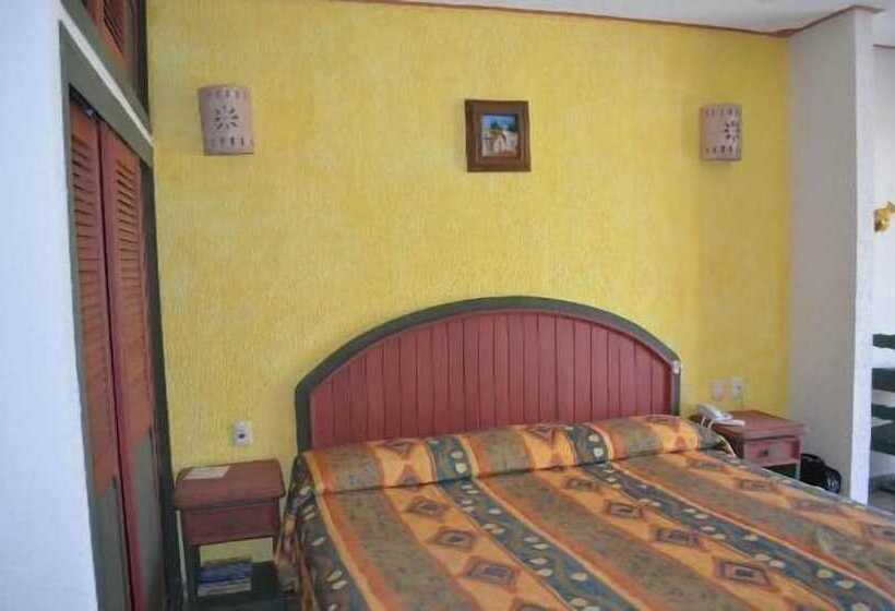 فندق Suites Los Arcos