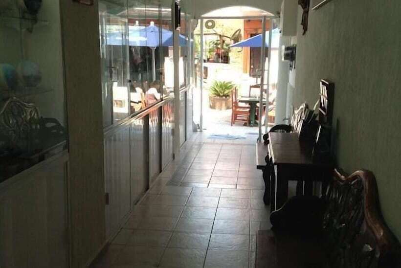 فندق Suites Los Arcos