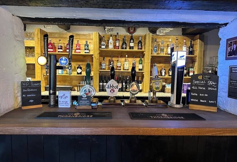 فندق The Bear Inn