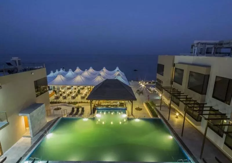 Hotelli The Gold Beach Resort