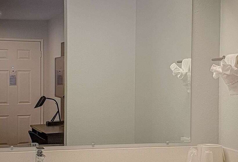 Motel 6bellflower, Ca  Los Angeles