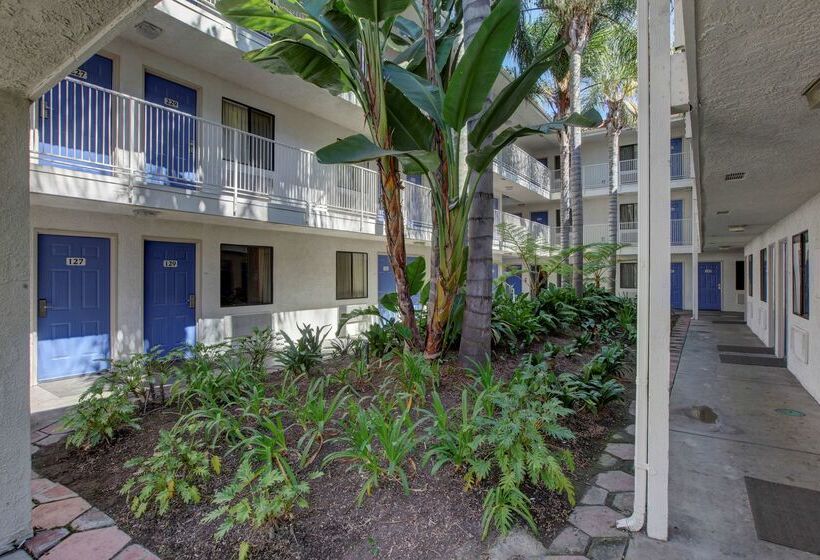 Motel 6bellflower, Ca  Los Angeles