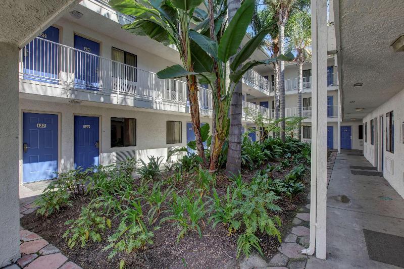 Motel 6bellflower, Ca  Los Angeles