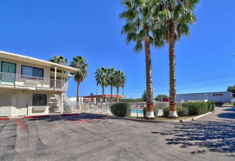 Motel 6nogales, Az  Mariposa Road