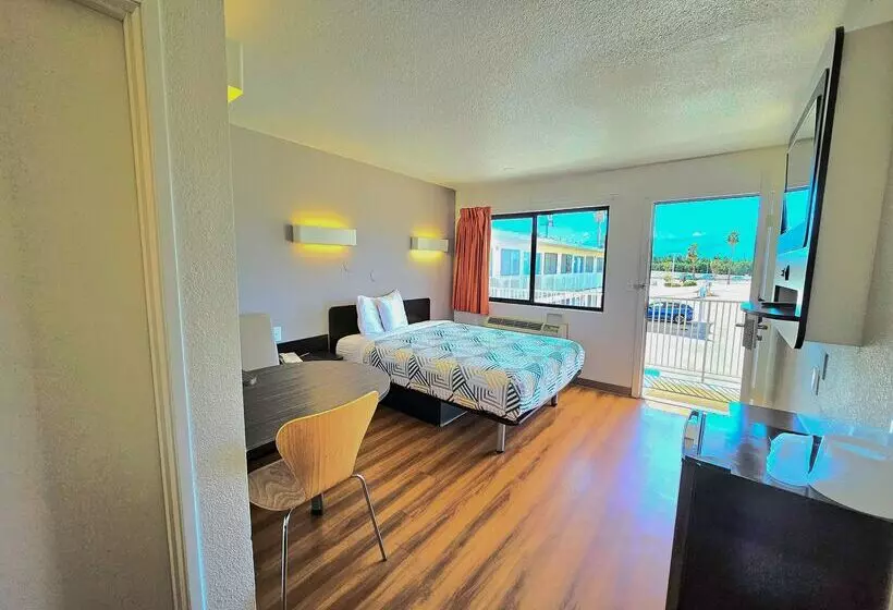 Motel 6palm Desert, Ca Palm Springs Area