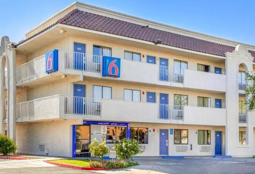 Motel 6phoenix, Az  West