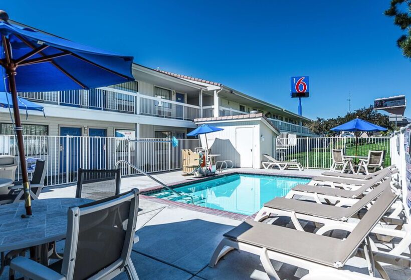 Motel 6sparks, Nv  Airport  Sparks