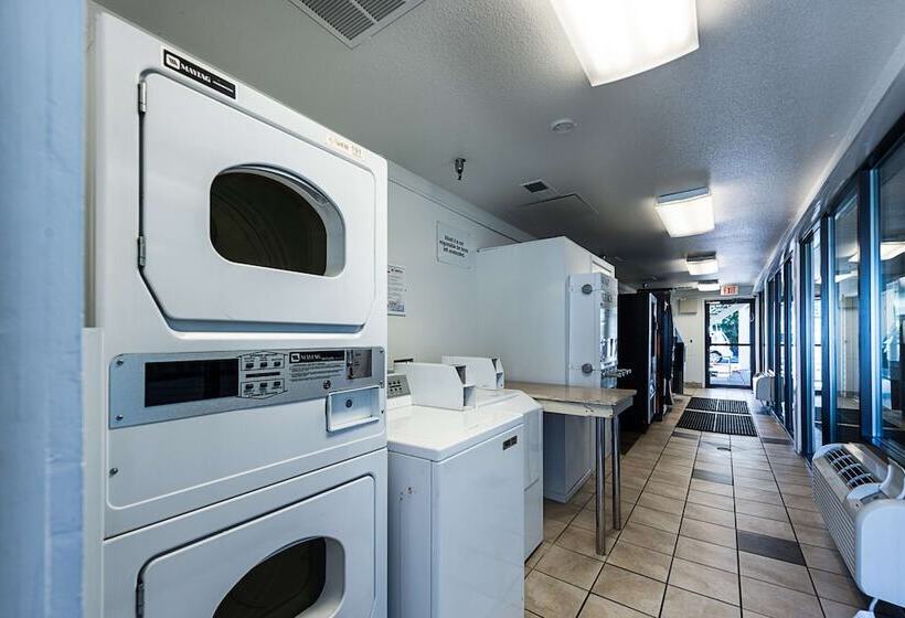 Motel 6sparks, Nv  Airport  Sparks