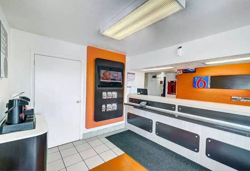 מוטל Park Inn By Radisson, Thornton