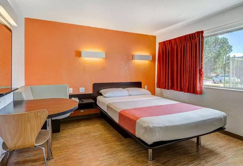 מוטל Park Inn By Radisson, Thornton